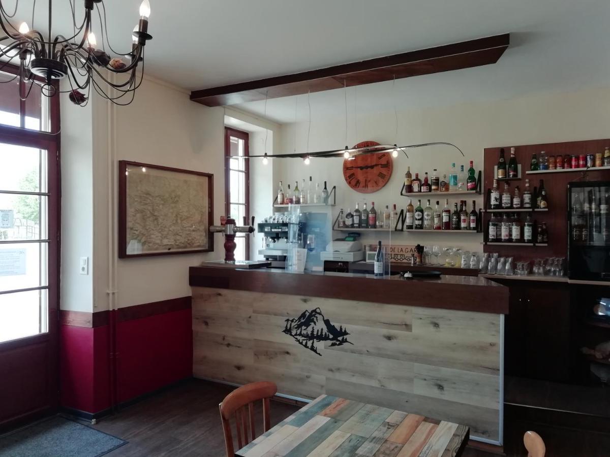 Hotel De La Gare Пиерфит-Нестала Екстериор снимка