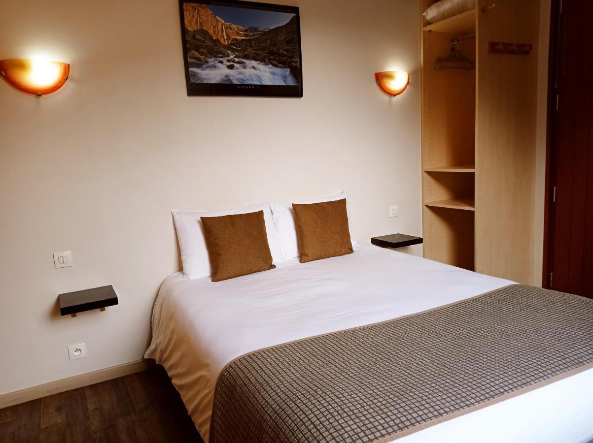 Hotel De La Gare Пиерфит-Нестала Екстериор снимка